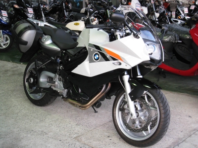 BMW　F800ST